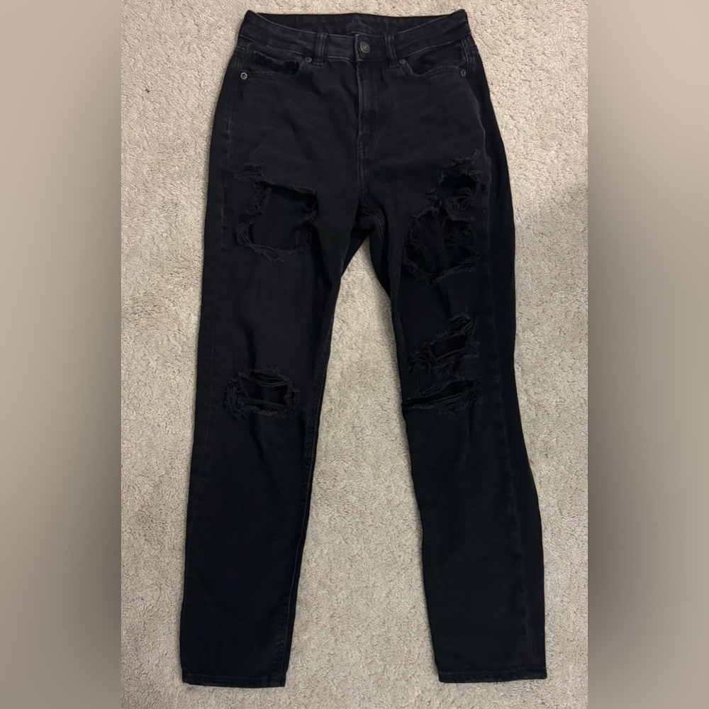 American Eagle Women’s Black Distressed Jeans